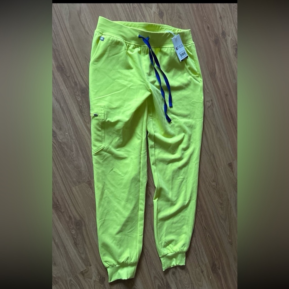 Figs limited Edition Zamora Joggers in Serving Lime